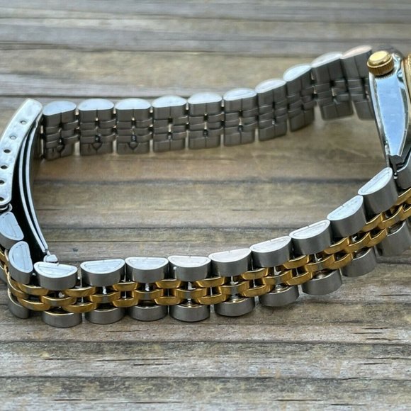 Citizen Quartz Ladies Wrist Watch GoldSilver Tone Analog DayDate Calendar Watc - Picture 5 of 12